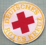 40 - EMBLEMA CRUCEA ROSIE -ROTES KREUZ- GERMANIA -MILITARA? -starea care se vede