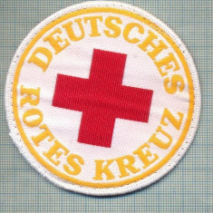 38 - EMBLEMA CRUCEA ROSIE -ROTES KREUZ- GERMANIA -MILITARA? -starea care se vede