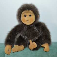 Jucarie maimutica Hosung Little Monkey Lost Teddy, 20 cm cauciuc moale catifelat