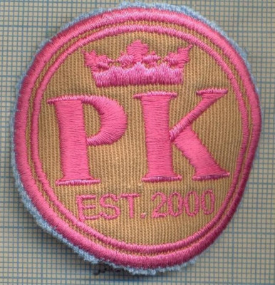 140 -EMBLEMA ,, PK EST. 2000&amp;quot; -GERMANIA? -starea care se vede foto