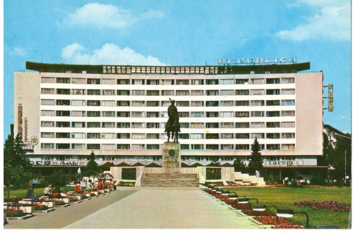 CPI (B6593) CARTE POSTALA - CLUJ-NAPOCA, PIATA MIHAI VITEAZUL