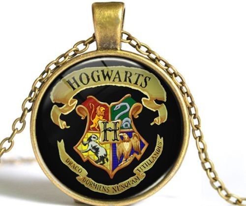 Pandantiv / Colier / Lantisor - HARRY POTTER HOGWARTS - Negru + Bronz |  Okazii.ro