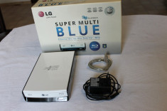 Blu Ray LG BE12LU30 Extern Blu-ray Disc Re-Writer Lightscribe eSATA/USB 2.0 12x foto