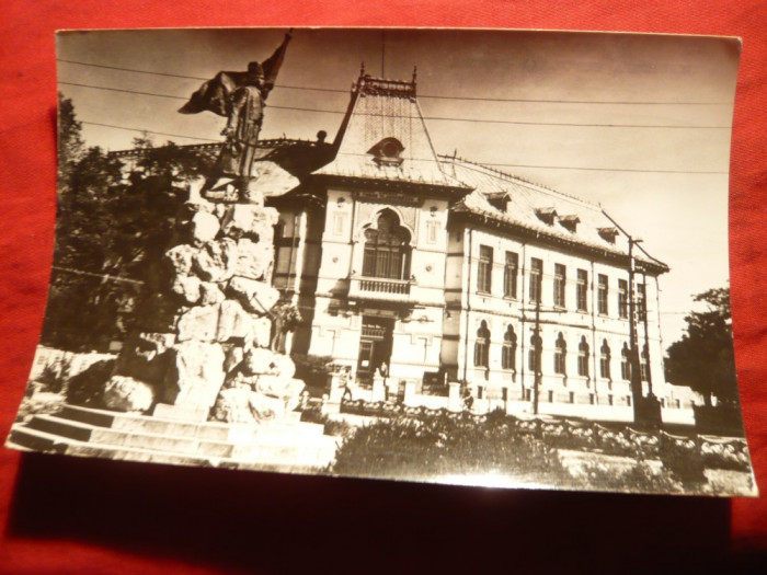 Ilustrata Targu Jiu -Monument T.Vladimirescu ,circulat 1966