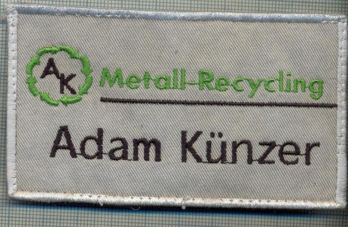 196 -EMBLEMA-AK -METALL-RECYCLING -ADAM KUNZER -starea care se vede