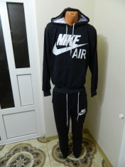 TRENING NIKE AIR BARBAT MODEL NOU,SUPER PRET !-M--PENTRU 70-75 KG foto