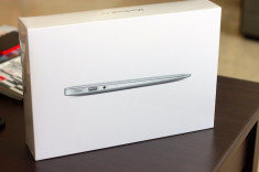 MacBook Air 11&amp;quot;Intel&amp;#039;&amp;#039;i5&amp;#039;&amp;#039;1.3GHz/4GB/128GB SSD/Intel HD 5000&amp;#039;&amp;#039;Full Box !! 2013 foto