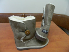 50 % REDUCERE!CIZME IMBLANITE UGG AUSTRALIA- MARIME --36,40 -CM MAI JOS foto