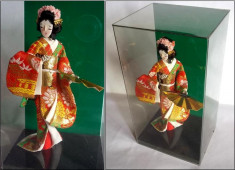GHEISA - Papusa japoneza veche in vestimentatie traditionala, de colectie foto