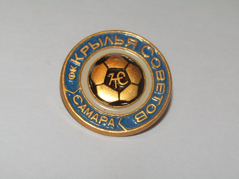 Insigna fotbal FC KRYLIA SOVETOV SAMARA (Rusia) | Okazii.ro