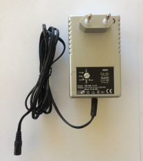 Alimentator universal Hama 46594 / 3 - 12V, 500mA foto