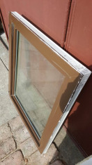 Vand geam rabatabil, de culoare maro, din termopan foto