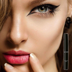 Ultra Black Eyeliner Note Cosmetics foto
