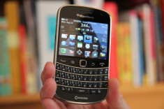 BlackBerry Bold Touch 9900 Negru CEL MAI MIC PRET !!! foto