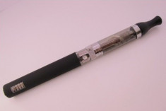 Tigara electronica ego voltaj variabil 1100mah + Clearomizer T3(CE6) + 10ml e-lichid foto