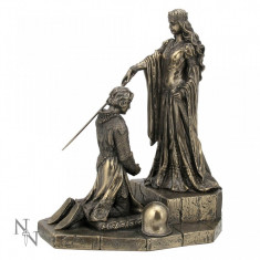 Statueta bronz medievala Incoronarea Regelui Arthur foto