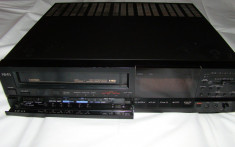 Vand videorecorder vintage S-VHS Hi-Fi AKAI VS-S099EO foto