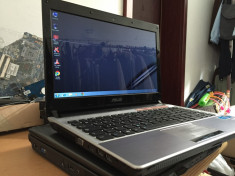 Laptop Asus U30J cu procesor i3 foto