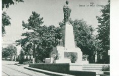 IASI STATUIA LUI MIHAI EMINESCU foto