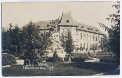 106 - TARGU-JIU, Gorj, High School, Statue - old postcard, real PHOTO used 1930 foto