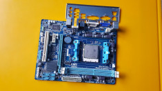 77E.Placa De Baza GIGABYTE GA-A55M-DS2+Quad Core AMD A6-3600 Socket FM1 foto