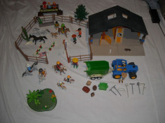 Playmobil - Ferma cailor cu tractor si accesorii foto