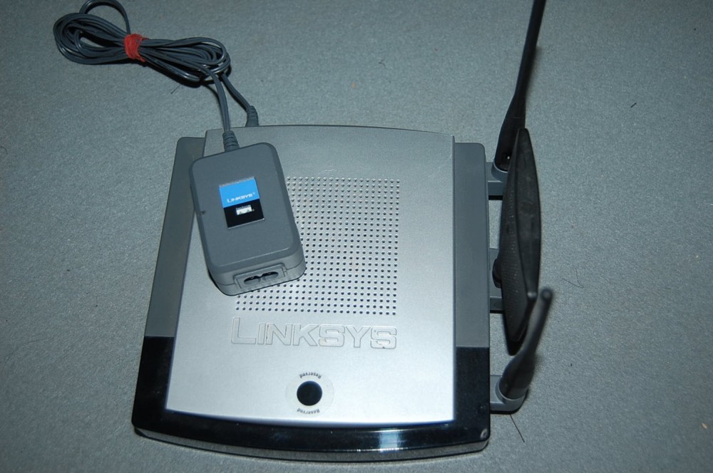 ROUTER LINKSYS /CISCO WRT300N ver.2.0 WIRELESS N BROADBAND ROUTER ...