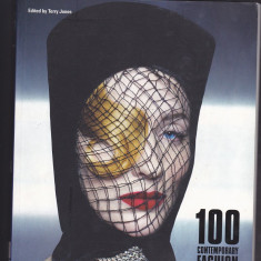 Cartea 100 Contemporary Fashion Designers A-K, in english, 2016, 364 pag