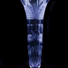 Vaza din cristal (4) , h x di : 21 x 8,5 cm