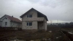 Casa la rosu in Stauceni la 6 km de Botosani foto