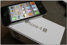 Apple Iphone 4S de 64 GB neverlocked, negru, ca nou - la cutie foto