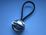 Breloc auto metalic detaliu cauciuc pentru Nissan + cutie simpla cadou