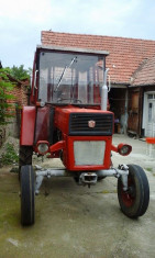 Tractor rutier cu cabina U.T.B L445 R 1985 foto