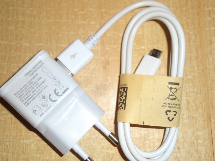 incarcator Samsung 2A + cablu USB Samsung I9505 Galaxy S4,Samsung Galaxy S5 incarcator Samsung 2A + cablu USB Samsung I9505 Galaxy S4,Samsung Galaxy S5