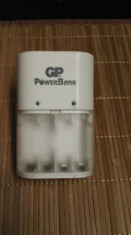 Incarcator universal pt. baterii GP Power Bank GPKB01GS pt. baterii AA, AAA foto