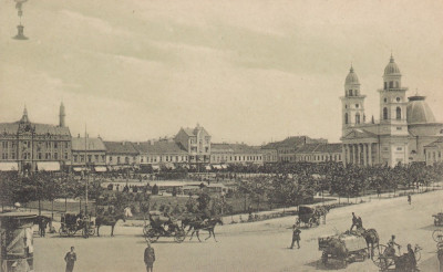 SATU MARE , PIATA BRATIANU , TRASURI , CARUTE , BICICLETE , ANIMATIE foto