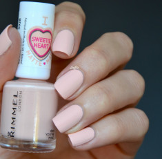 OJA MATA ROZ PASTEL ROZ PRAFUIT RIMMEL LONDON SWEETIE HEART MATTE 005 foto