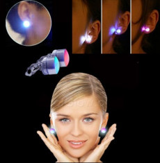 Cercei cu LED multicolor foto