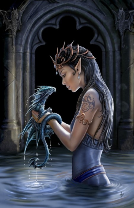 Felicitare mică zână și dragon Dragonul de apă foto mare Felicitare mică zână și dragon Dragonul de apă foto mare