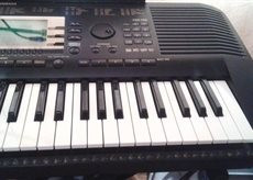 Vand orga Yamaha PSR730 foto