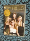 THE HILLS (SERIAL DRAGOSTE / MODA - sezonul 1) - 2 DVD-uri ORIGINALE - CA NOI!, Engleza