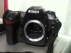 Nikon D200 body + accesorii si geanta foto