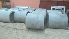 Tuburi din beton armat si nearmat pentru canalizari, fantani, fose septice foto