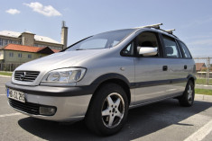 Opel Zafira foto