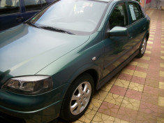 opel astra limuzina foto