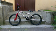 Bicicleta BMX B&amp;amp;#039;twin foto