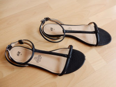 Sandale H&amp;amp;M din piele; marime 40 (26 cm talpic interior) foto