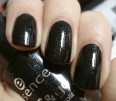 OJA NEAGRA CU SCLIPICI SI USCARE RAPIDA ESSENCE COLOUR &amp;amp; GO SEXY IN BLACK foto