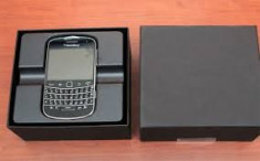 Blackberry 9900 bold nou in cutie foto