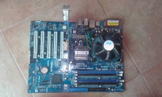 Placa de baza ASRock FSB1066 DDR 400 + Procesor Intel Premium 3.0GHz foto